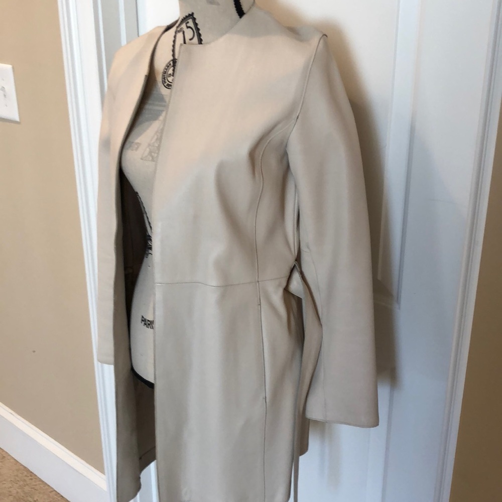 Leather jacket - Picture 2 of 16